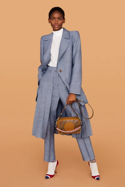 Look 11
